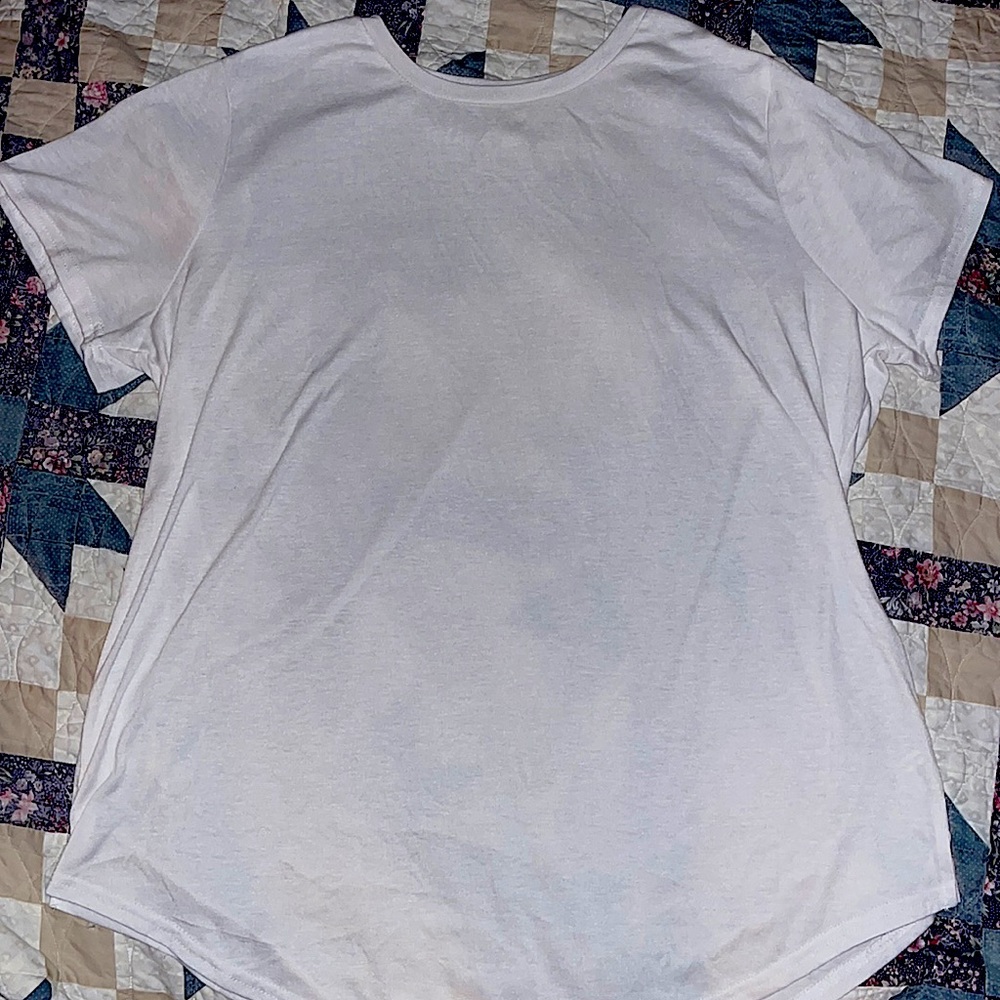 White T-shirt. Size:2x